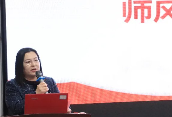 从济南应用技术职业中等专业森林舞会4
